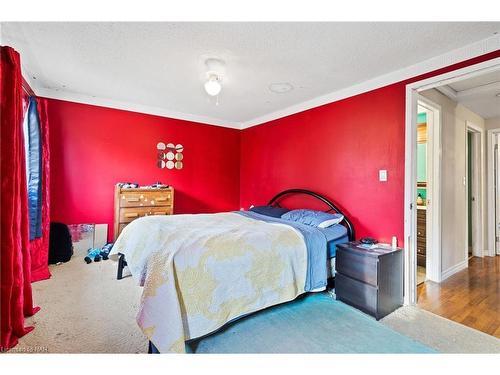 93 Silvan Drive, Welland, ON - Indoor Photo Showing Bedroom