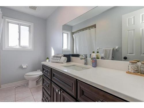 22 Grace Crescent, Barrie, ON - Indoor Photo Showing Bathroom