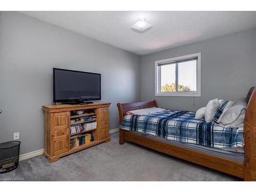 22 Grace Crescent, Barrie, ON - Indoor Photo Showing Bedroom