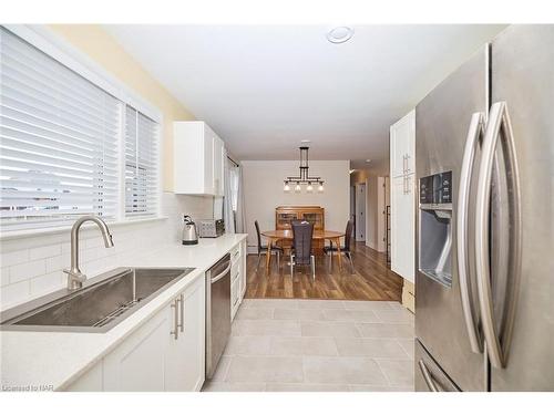 118 Rosemount Avenue, Port Colborne, ON - Indoor Photo Showing Kitchen