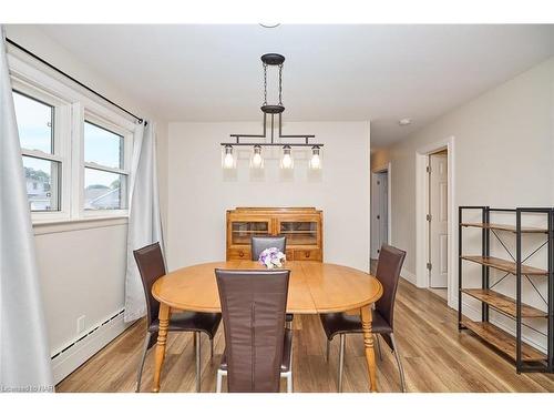 118 Rosemount Avenue, Port Colborne, ON - Indoor Photo Showing Dining Room