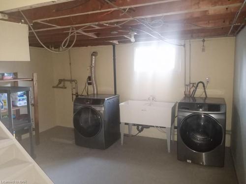 118 Rosemount Avenue, Port Colborne, ON - Indoor Photo Showing Laundry Room