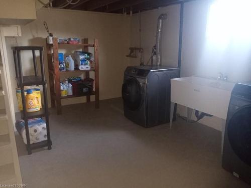 118 Rosemount Avenue, Port Colborne, ON - Indoor Photo Showing Laundry Room