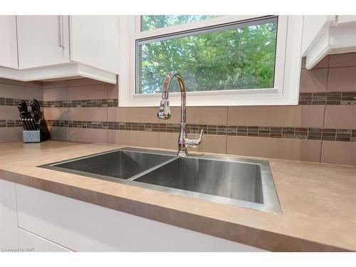 101 Glenwood Avenue, St. Catharines, ON - Indoor Photo Showing Kitchen With Double Sink