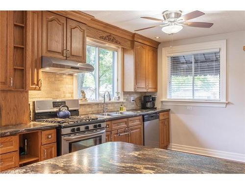 15 Rosewood Avenue, Welland, ON - Indoor Photo Showing Kitchen With Double Sink