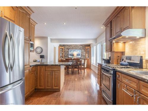 15 Rosewood Avenue, Welland, ON - Indoor Photo Showing Kitchen