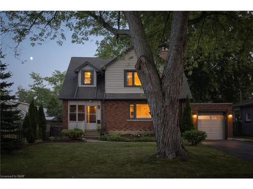 15 Rosewood Avenue, Welland, ON - Outdoor With Facade