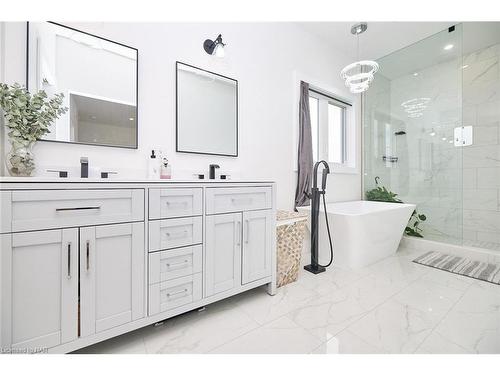 4286 Victoria Avenue, Lincoln, ON - Indoor Photo Showing Bathroom