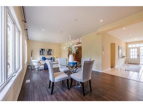 7333 Lionshead Avenue, Niagara Falls, ON - Indoor Photo Showing Dining Room