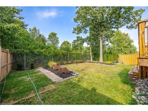 7333 Lionshead Avenue, Niagara Falls, ON - Outdoor With Backyard