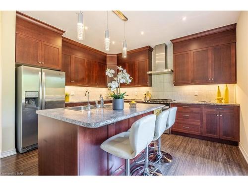 7333 Lionshead Avenue, Niagara Falls, ON - Indoor Photo Showing Kitchen With Upgraded Kitchen