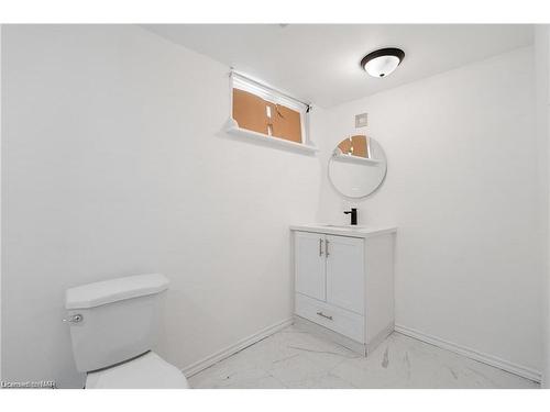 167 Wellington Street, Welland, ON - Indoor Photo Showing Bathroom