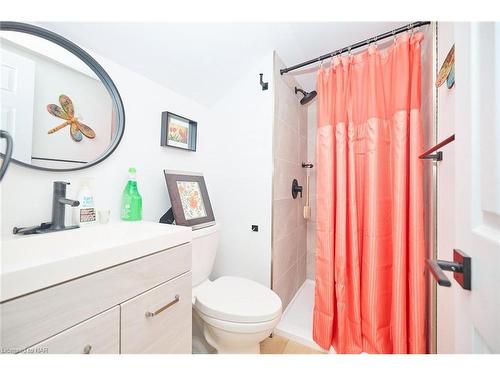 115 Ridgeway Road, Crystal Beach, ON - Indoor Photo Showing Bathroom