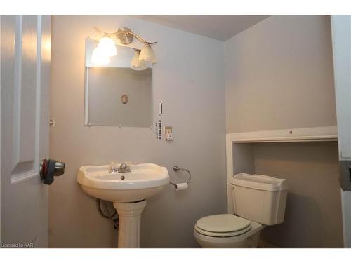 21 Dodds Court, Fort Erie, ON - Indoor Photo Showing Bathroom