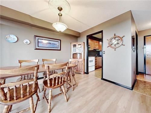 901-81 Scott Street, St. Catharines, ON - Indoor Photo Showing Dining Room