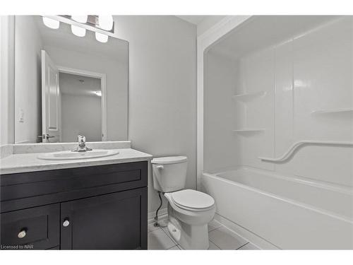 96 Bur Oak Drive, Thorold, ON - Indoor Photo Showing Bathroom