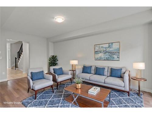 96 Bur Oak Drive, Thorold, ON - Indoor Photo Showing Living Room