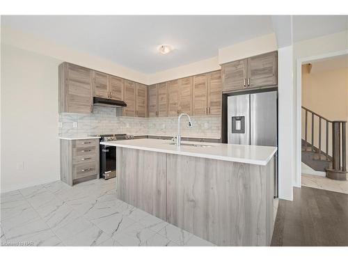 71 Sun Haven Lane, Thorold, ON - Indoor Photo Showing Kitchen With Upgraded Kitchen