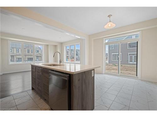 71 Sun Haven Lane, Thorold, ON - Indoor Photo Showing Kitchen