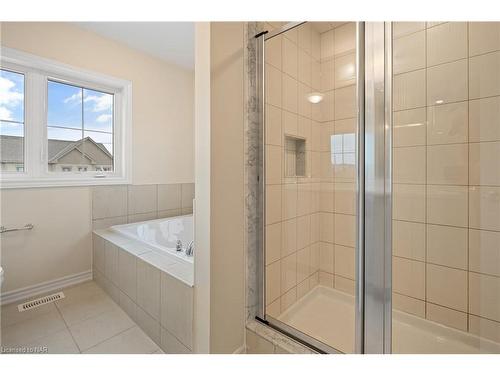 71 Sun Haven Lane, Thorold, ON - Indoor Photo Showing Bathroom