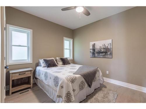 681 Warner Road, Niagara-On-The-Lake, ON - Indoor Photo Showing Bedroom