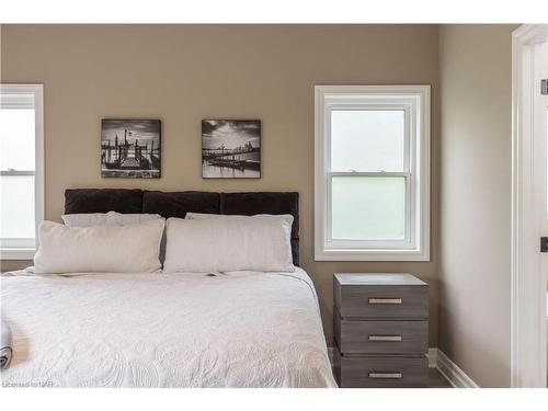 681 Warner Road, Niagara-On-The-Lake, ON - Indoor Photo Showing Bedroom