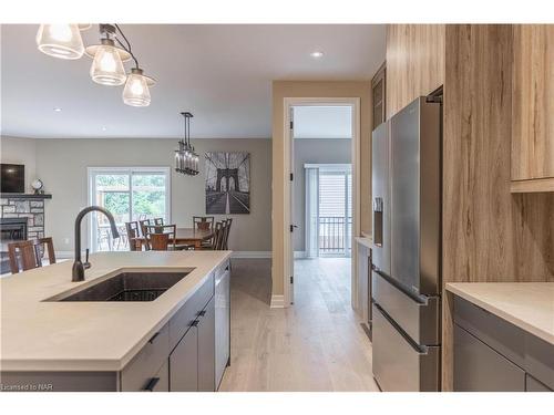 681 Warner Road, Niagara-On-The-Lake, ON - Indoor Photo Showing Kitchen