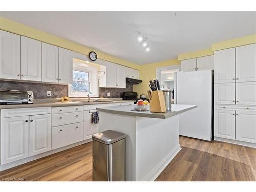 4872 Regional Road 20, West Lincoln, ON - Indoor Photo Showing Kitchen