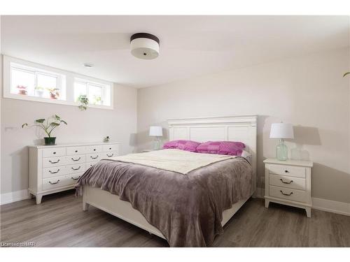 32 Breckenridge Boulevard, St. Catharines, ON - Indoor Photo Showing Bedroom