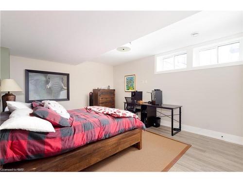 32 Breckenridge Boulevard, St. Catharines, ON - Indoor Photo Showing Bedroom