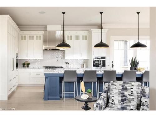 32 Breckenridge Boulevard, St. Catharines, ON - Indoor Photo Showing Kitchen With Upgraded Kitchen