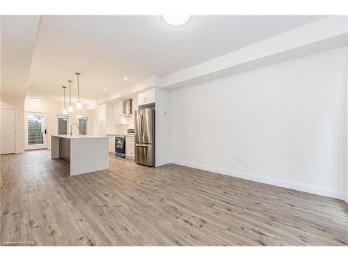 47 Lily Lane, Guelph, ON - Indoor Photo Showing Kitchen