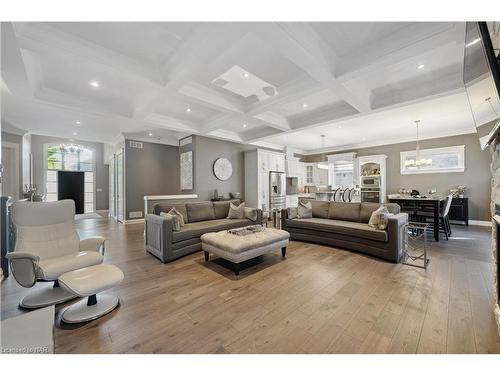 34 Angels Drive, St. Davids, ON - Indoor Photo Showing Living Room