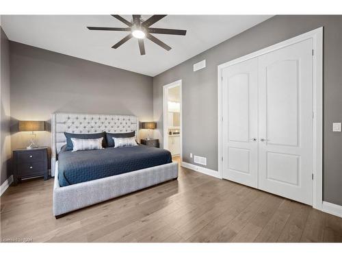 34 Angels Drive, St. Davids, ON - Indoor Photo Showing Bedroom