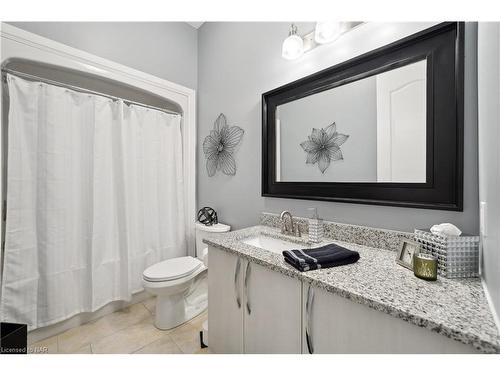 34 Angels Drive, St. Davids, ON - Indoor Photo Showing Bathroom