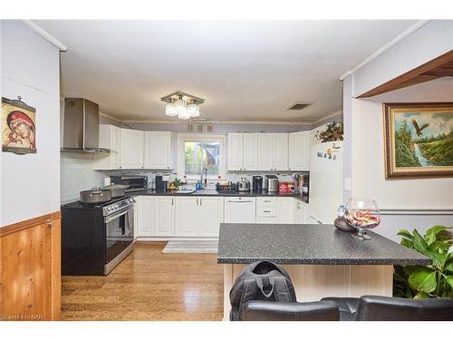 624 Daytona Drive, Fort Erie, ON - Indoor Photo Showing Kitchen With Double Sink