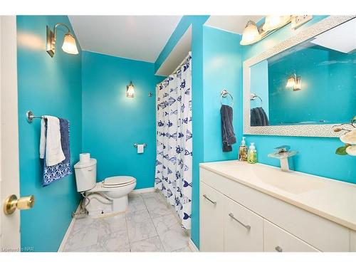 624 Daytona Drive, Fort Erie, ON - Indoor Photo Showing Bathroom