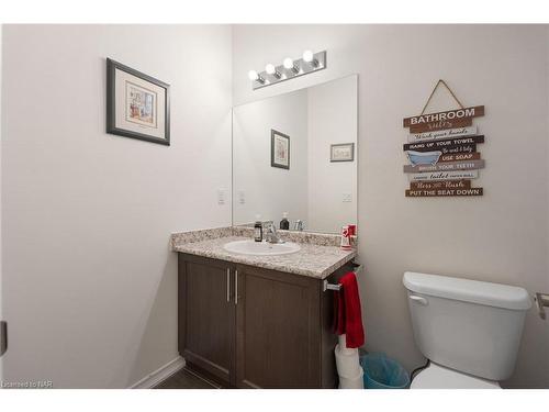 23 Cosmopolitan Common, St. Catharines, ON - Indoor Photo Showing Bathroom