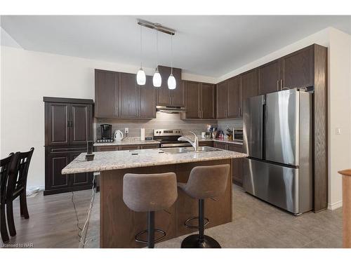 23 Cosmopolitan Common, St. Catharines, ON - Indoor Photo Showing Kitchen With Upgraded Kitchen