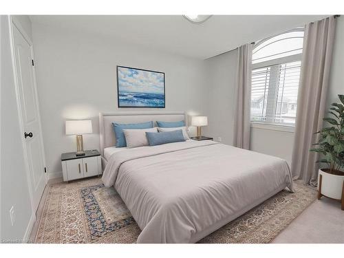 6030 Wiens Boulevard, Niagara Falls, ON - Indoor Photo Showing Bedroom