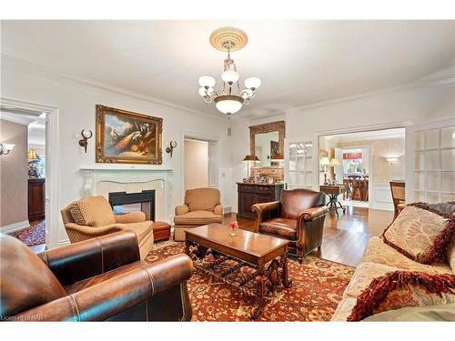 18 Park Court, Niagara-On-The-Lake, ON - Indoor Photo Showing Living Room With Fireplace