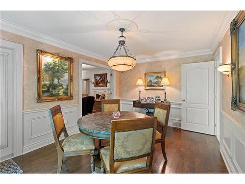 18 Park Court, Niagara-On-The-Lake, ON - Indoor Photo Showing Dining Room