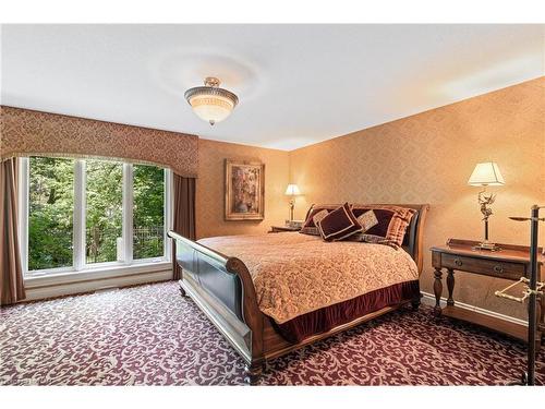 18 Park Court, Niagara-On-The-Lake, ON - Indoor Photo Showing Bedroom