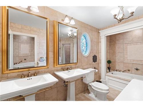 18 Park Court, Niagara-On-The-Lake, ON - Indoor Photo Showing Bathroom