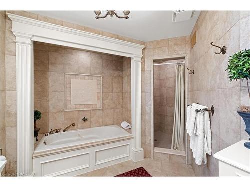 18 Park Court, Niagara-On-The-Lake, ON - Indoor Photo Showing Bathroom