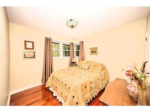 1340 Pelham Street Street, Pelham, ON - Indoor Photo Showing Bedroom