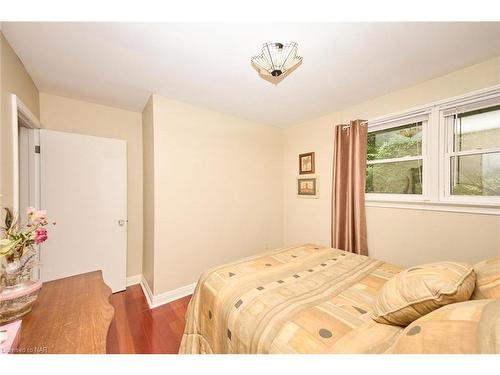 1340 Pelham Street Street, Pelham, ON - Indoor Photo Showing Bedroom