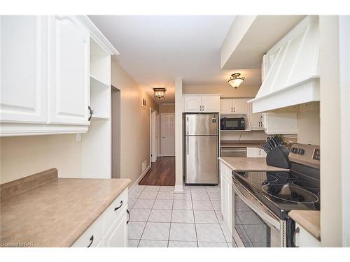 190 Price Avenue, Welland, ON - Indoor Photo Showing Kitchen