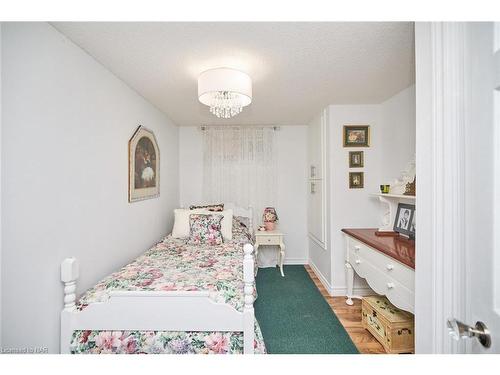 190 Price Avenue, Welland, ON - Indoor Photo Showing Bedroom