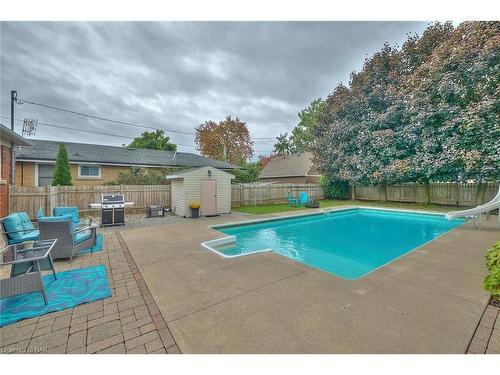 190 Price Avenue, Welland, ON - Outdoor With In Ground Pool With Backyard